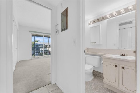 Condo in Deerfield Beach, Florida, 1 bedroom  № 2247034 - photo 18