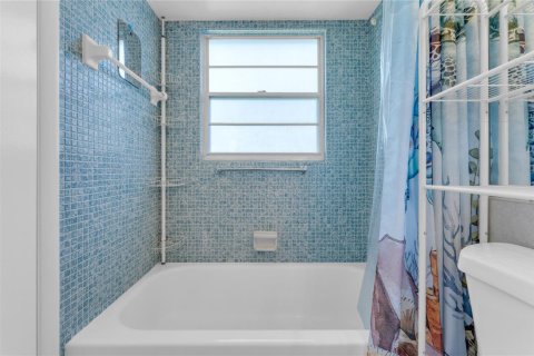Condo in Deerfield Beach, Florida, 1 bedroom  № 2247034 - photo 19