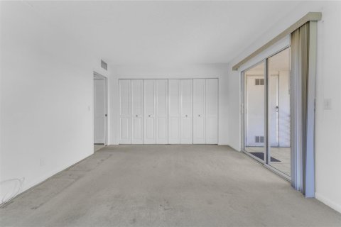 Condo in Deerfield Beach, Florida, 1 bedroom  № 2247034 - photo 15