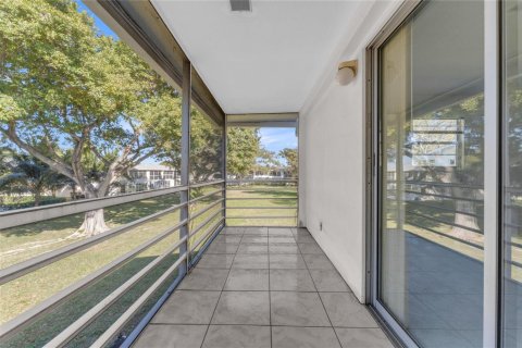Condo in Deerfield Beach, Florida, 1 bedroom  № 2247034 - photo 23