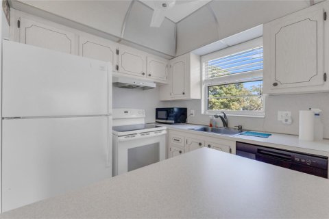 Condo in Deerfield Beach, Florida, 1 bedroom  № 2247034 - photo 9