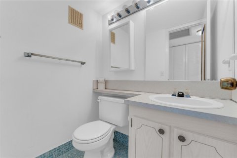 Condo in Deerfield Beach, Florida, 1 bedroom  № 2247034 - photo 13