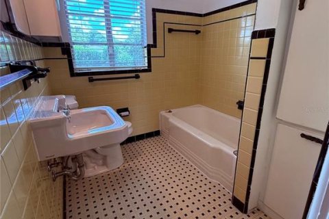 Villa ou maison à louer à Orlando, Floride: 2 chambres, 101.91 m2 № 1875910 - photo 16