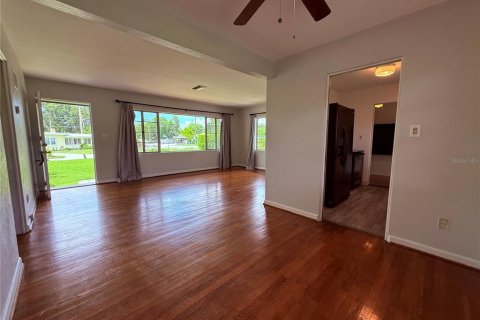 Villa ou maison à louer à Orlando, Floride: 2 chambres, 101.91 m2 № 1875910 - photo 10