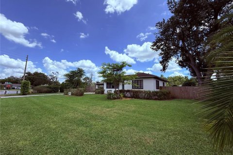 Villa ou maison à louer à Orlando, Floride: 2 chambres, 101.91 m2 № 1875910 - photo 3