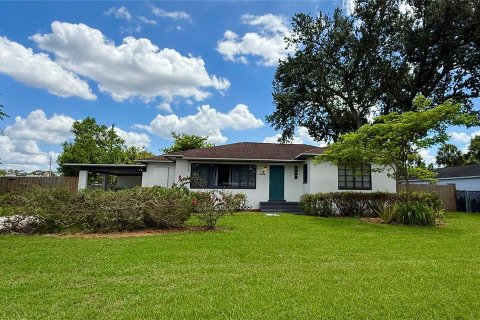 Villa ou maison à louer à Orlando, Floride: 2 chambres, 101.91 m2 № 1875910 - photo 1