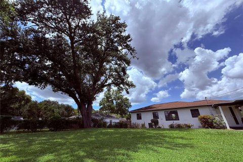 Villa ou maison à louer à Orlando, Floride: 2 chambres, 101.91 m2 № 1875910 - photo 24