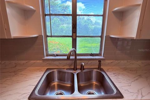 Villa ou maison à louer à Orlando, Floride: 2 chambres, 101.91 m2 № 1875910 - photo 13