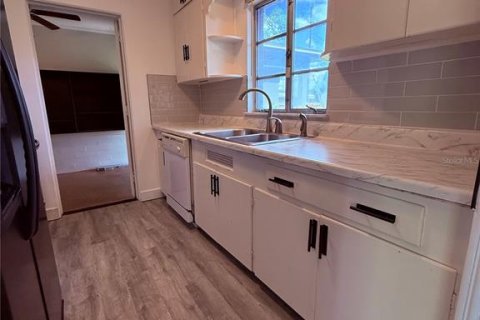 Villa ou maison à louer à Orlando, Floride: 2 chambres, 101.91 m2 № 1875910 - photo 11