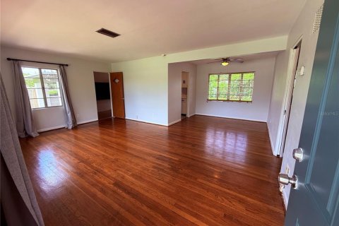 Villa ou maison à louer à Orlando, Floride: 2 chambres, 101.91 m2 № 1875910 - photo 6