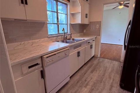 Villa ou maison à louer à Orlando, Floride: 2 chambres, 101.91 m2 № 1875910 - photo 12