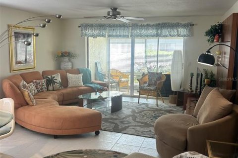 Condo in Sarasota, Florida, 2 bedrooms  № 1723541 - photo 4