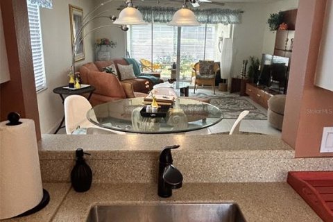 Condo in Sarasota, Florida, 2 bedrooms  № 1723541 - photo 3