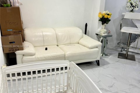 Casa en venta en Miami, Florida, 4 dormitorios, 100.33 m2 № 2000786 - foto 15