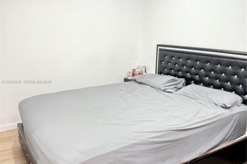 Casa en venta en Miami, Florida, 4 dormitorios, 100.33 m2 № 2000786 - foto 28