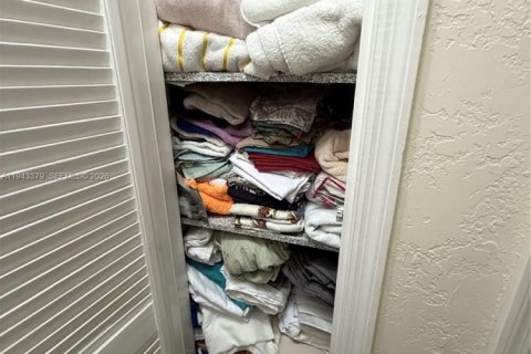 Casa en venta en Miami, Florida, 4 dormitorios, 100.33 m2 № 2000786 - foto 7