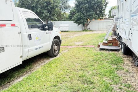 Casa en venta en Miami, Florida, 4 dormitorios, 100.33 m2 № 2000786 - foto 25