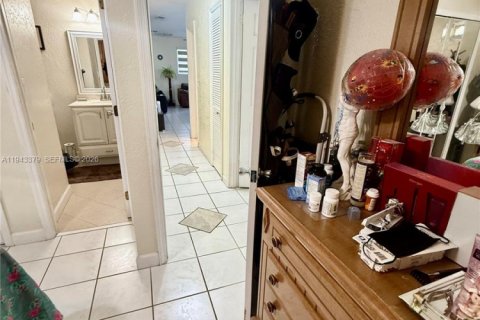 Casa en venta en Miami, Florida, 4 dormitorios, 100.33 m2 № 2000786 - foto 6