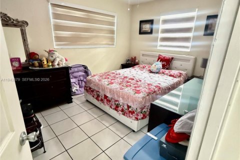 Casa en venta en Miami, Florida, 4 dormitorios, 100.33 m2 № 2000786 - foto 18