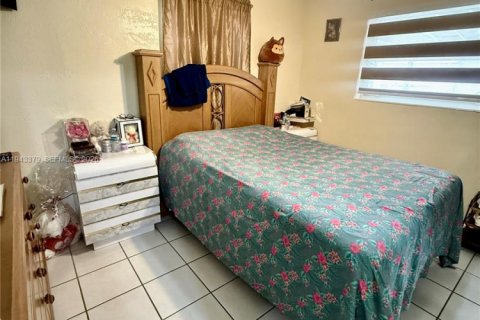 Casa en venta en Miami, Florida, 4 dormitorios, 100.33 m2 № 2000786 - foto 9