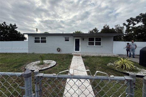 Casa en Miami, Florida 4 dormitorios, 100.33 m2 № 2000786