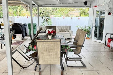 Casa en venta en Miami, Florida, 4 dormitorios, 100.33 m2 № 2000786 - foto 13