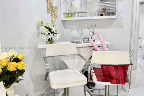 Casa en venta en Miami, Florida, 4 dormitorios, 100.33 m2 № 2000786 - foto 17