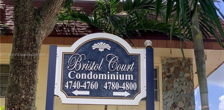 Condo in Lauderdale Lakes, Florida, 2 bedrooms  № 1730412