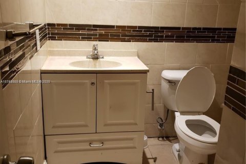 Condo in Lauderdale Lakes, Florida, 2 bedrooms  № 1730412 - photo 6