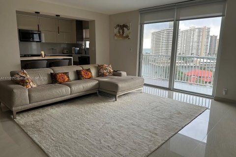 Condo in Hallandale Beach, Florida, 2 bedrooms  № 1468853 - photo 5