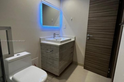 Condo in Hallandale Beach, Florida, 2 bedrooms  № 1468853 - photo 14
