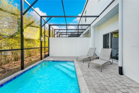 Townhouse in Davenport, Florida 4 bedrooms, 155.24 sq.m. № 2213891 - photo 2