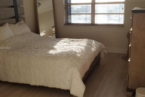 Condo in Fort Lauderdale, Florida, 1 bedroom  № 1953261 - photo 13