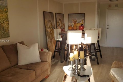 Condo in Fort Lauderdale, Florida, 1 bedroom  № 1953261 - photo 3