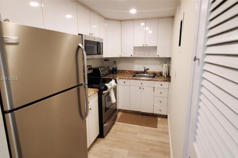 Condo in Fort Lauderdale, Florida, 1 bedroom  № 1953261 - photo 10
