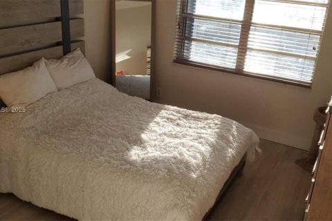 Condo in Fort Lauderdale, Florida, 1 bedroom  № 1953261 - photo 14