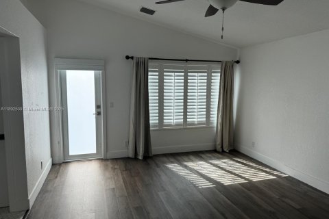 Снять в аренду виллу или дом в Бока-Ратон, Флорида 4 спальни, 216.56м2, № 1947359 - фото 9