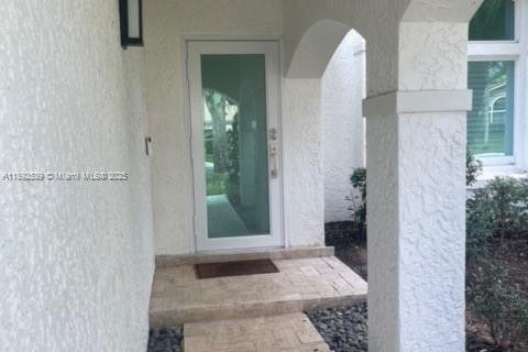 Снять в аренду виллу или дом в Бока-Ратон, Флорида 4 спальни, 216.56м2, № 1947359 - фото 4