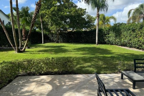 Снять в аренду виллу или дом в Бока-Ратон, Флорида 4 спальни, 216.56м2, № 1947359 - фото 5