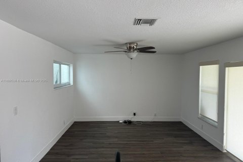 Снять в аренду виллу или дом в Бока-Ратон, Флорида 4 спальни, 216.56м2, № 1947359 - фото 13