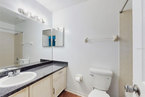 Condo in New Smyrna Beach, Florida, 2 bedrooms № 2105603 - photo 18