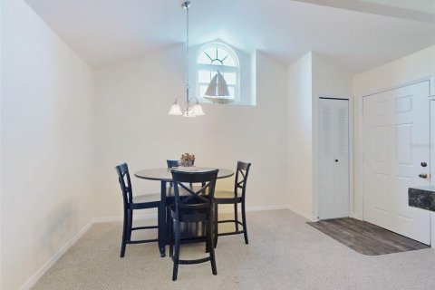Condo in New Smyrna Beach, Florida, 2 bedrooms № 2105603 - photo 15