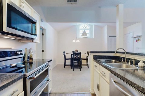 Condo in New Smyrna Beach, Florida, 2 bedrooms № 2105603 - photo 14