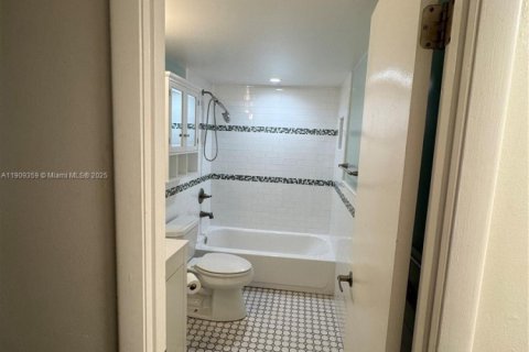 Condominio en venta en Miami, Florida, 2 dormitorios, 102.1 m2 № 2013277 - foto 8