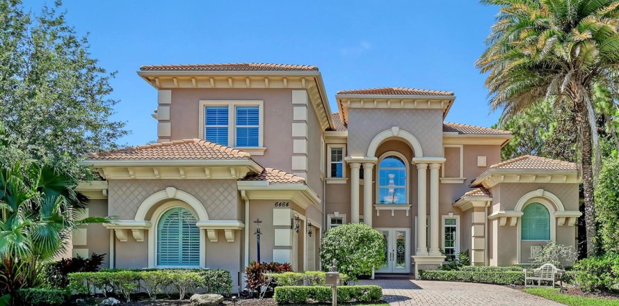 House in Boca Raton, Florida 6 bedrooms, 465.16 sq.m. № 2268809