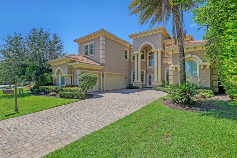 House in Boca Raton, Florida 6 bedrooms, 465.16 sq.m. № 2268809 - photo 2