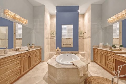 House in Boca Raton, Florida 6 bedrooms, 465.16 sq.m. № 2268809 - photo 28