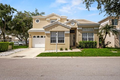 Casa en venta en Plantation, Florida, 3 dormitorios, 177.07 m2 № 1828972 - foto 1