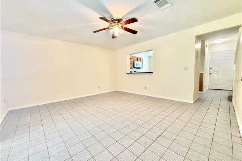 Touwnhouse à louer à Winter Springs, Floride: 2 chambres, 103.49 m2 № 2430371 - photo 6