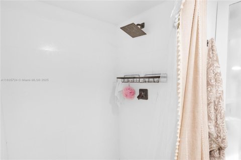 Copropriété à vendre à Miami, Floride: 1 chambre, 92.62 m2 № 1935031 - photo 20
